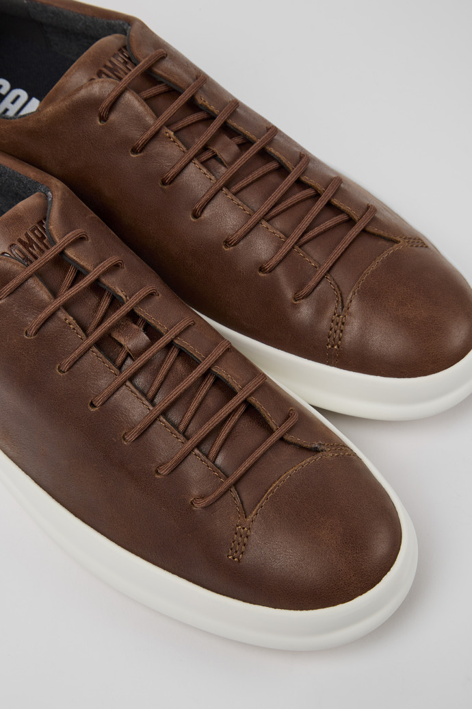 Brown Men's Camper Chasis Sneakers | K100373-023